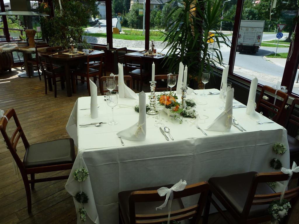 Hotel Brueckenschaenke Sebnitz Bagian luar foto